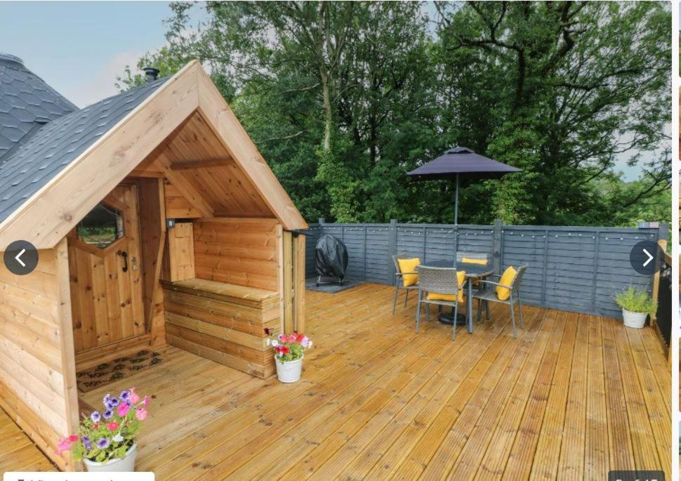 The Hive - Unique Log Cabin With Wood Burning Stove Apartment Ludchurch Exterior photo