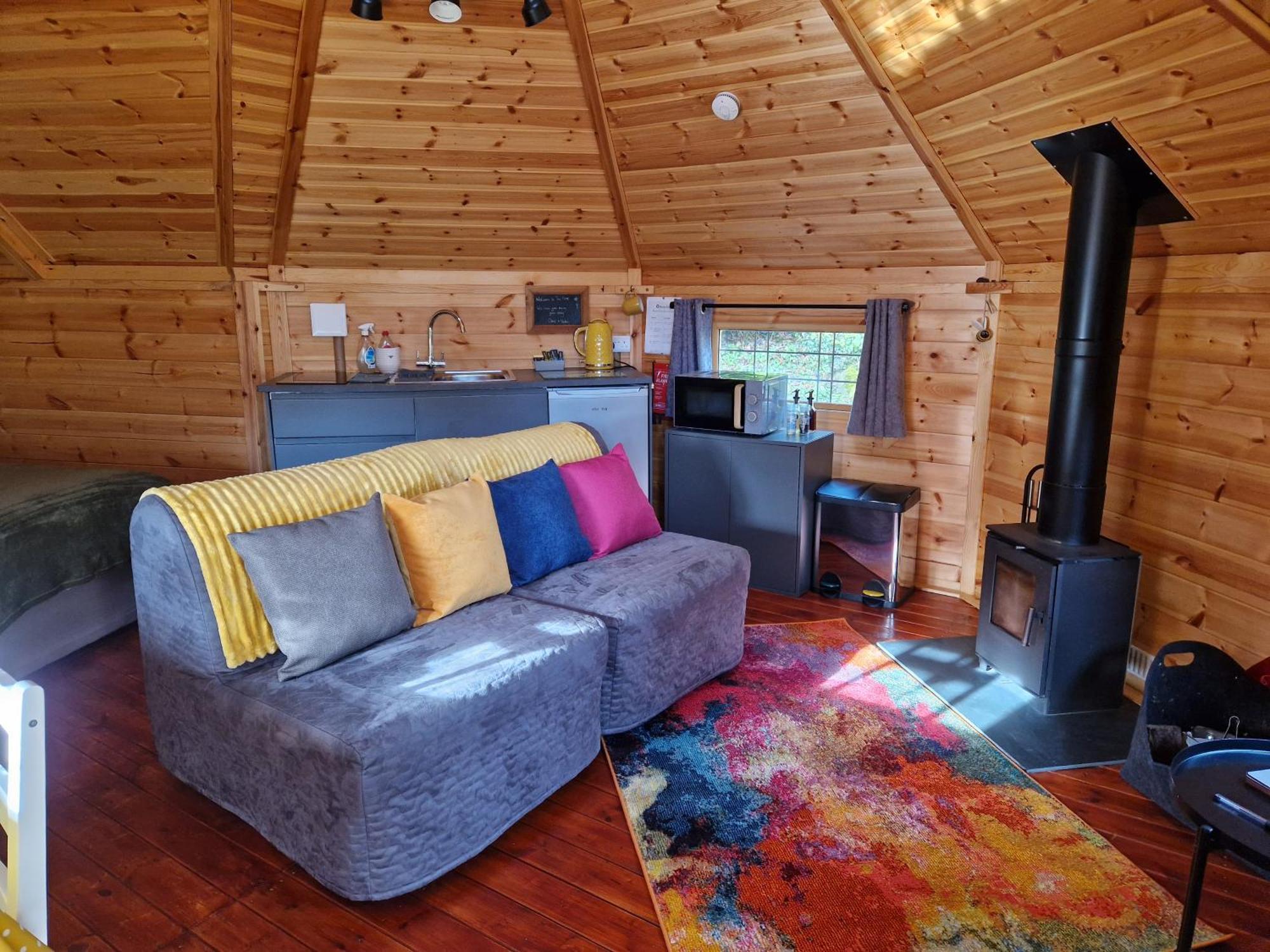 The Hive - Unique Log Cabin With Wood Burning Stove Apartment Ludchurch Exterior photo