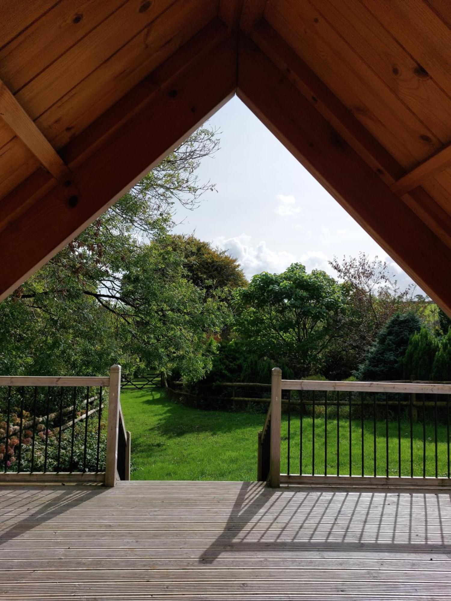 The Hive - Unique Log Cabin With Wood Burning Stove Apartment Ludchurch Exterior photo